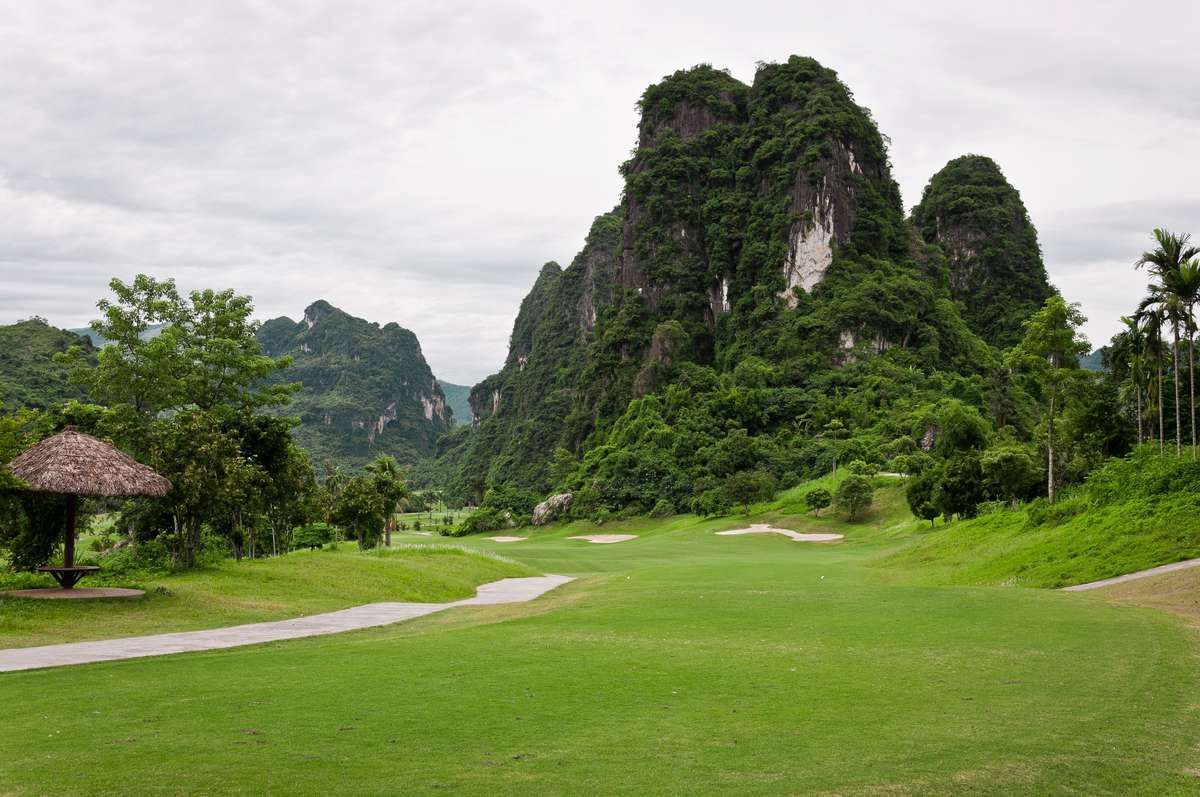 phoenix golf resort hanoi 