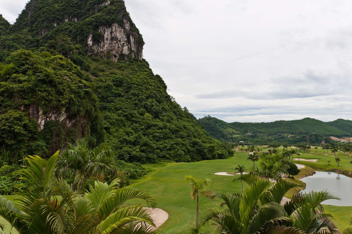 phoenix golf resort hanoi 