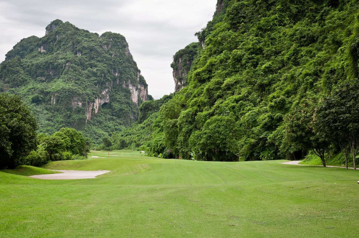 phoenix golf resort hanoi 