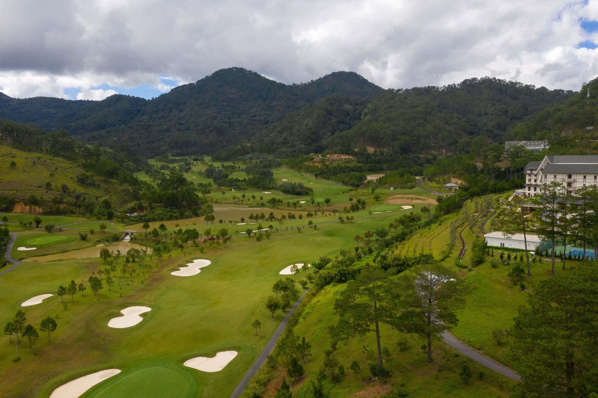 sam tuyen lam golf club (sacom tuyen lam) 