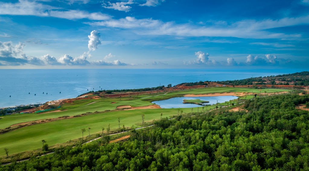 Phan Thiet Golf Challenge &amp; Mui Ne Package