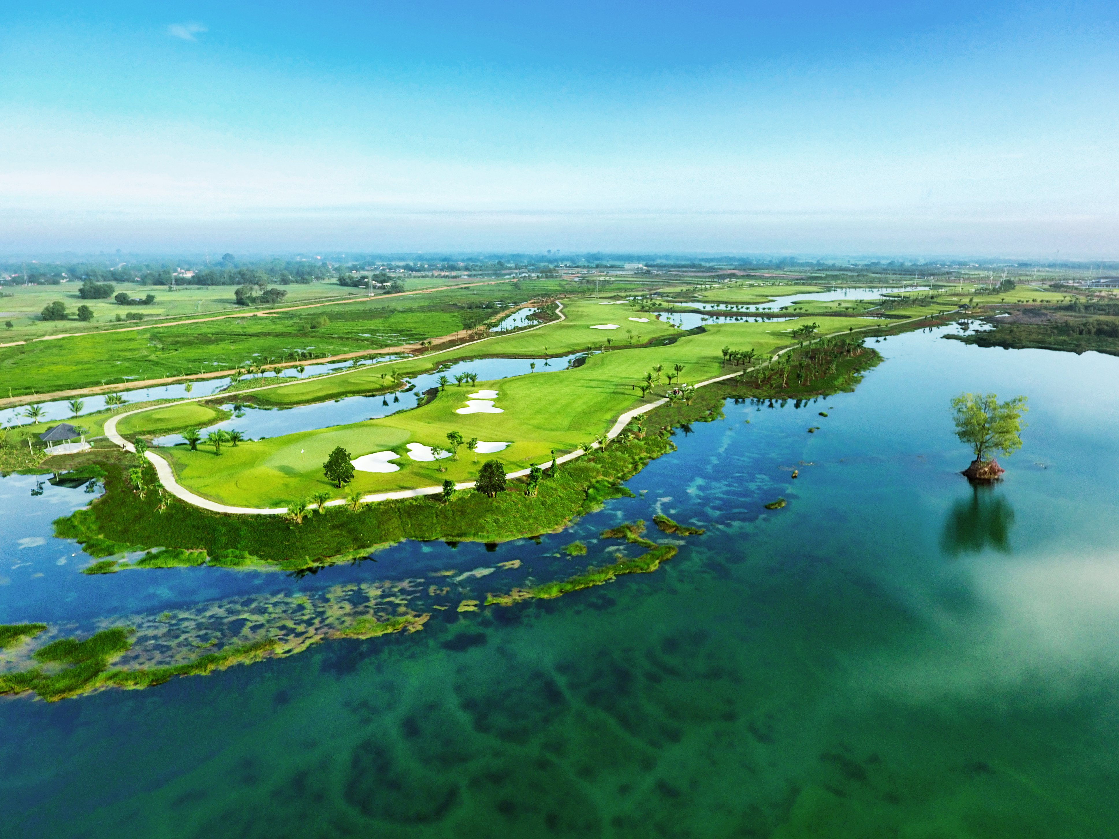 Golf Tour in Saigon &amp; Mekong Delta Tour