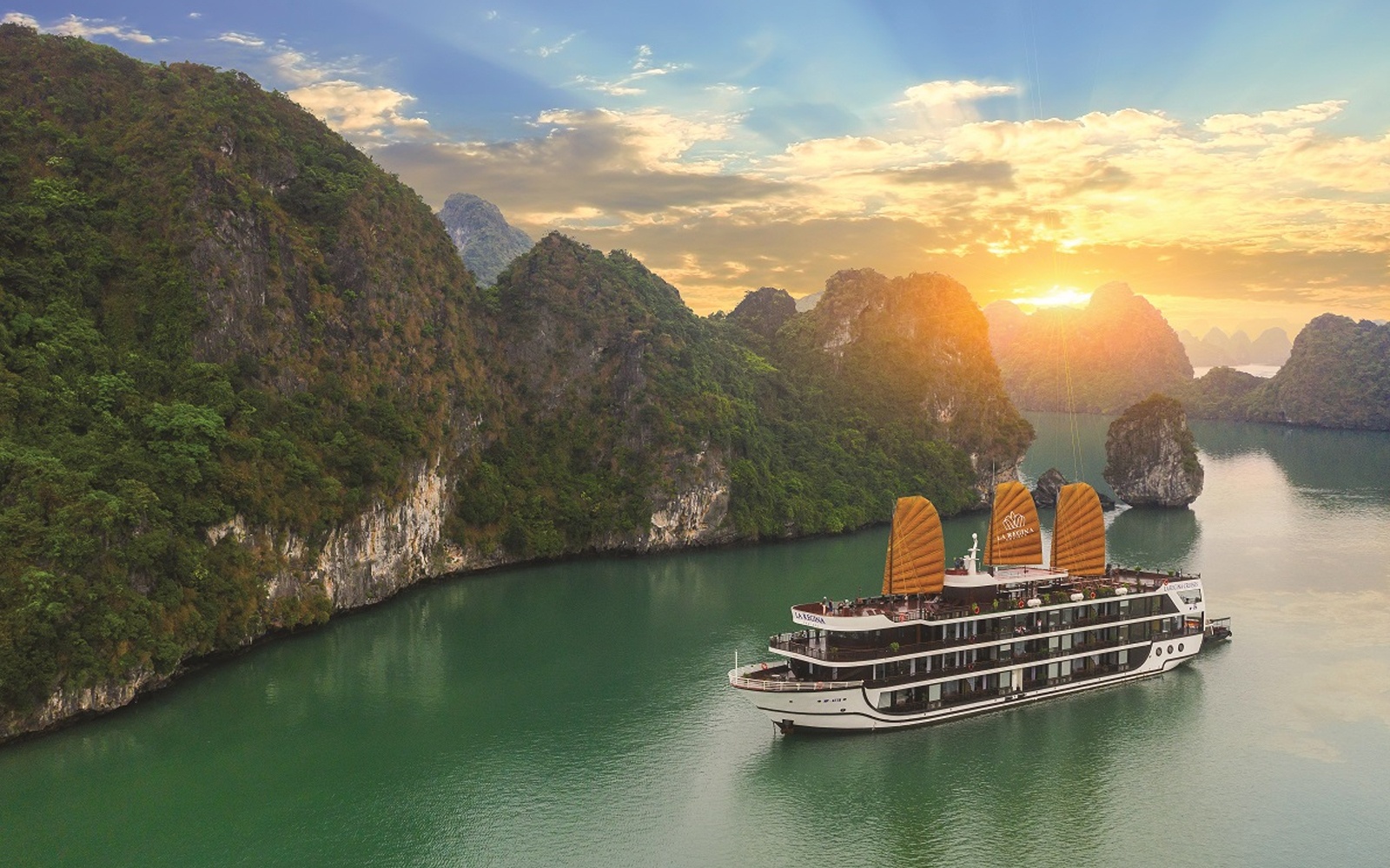 Scenic Ha Long Golf &amp; Cruise Package