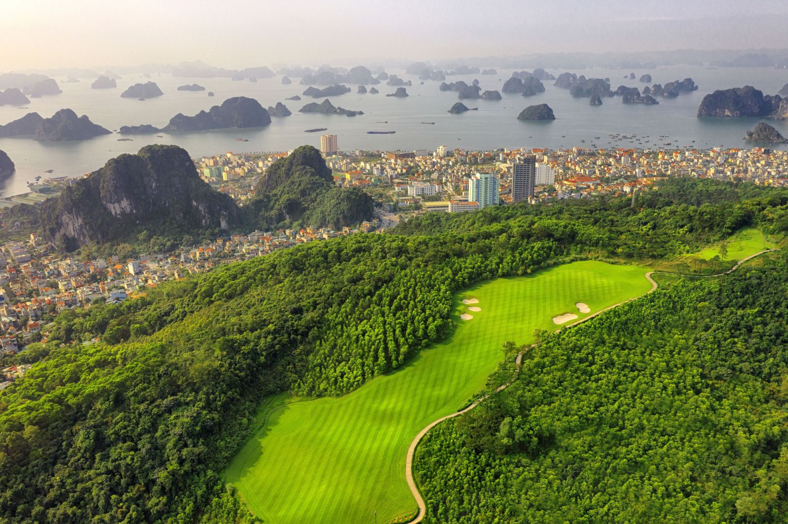 Scenic Ha Long Golf & Cruise Package