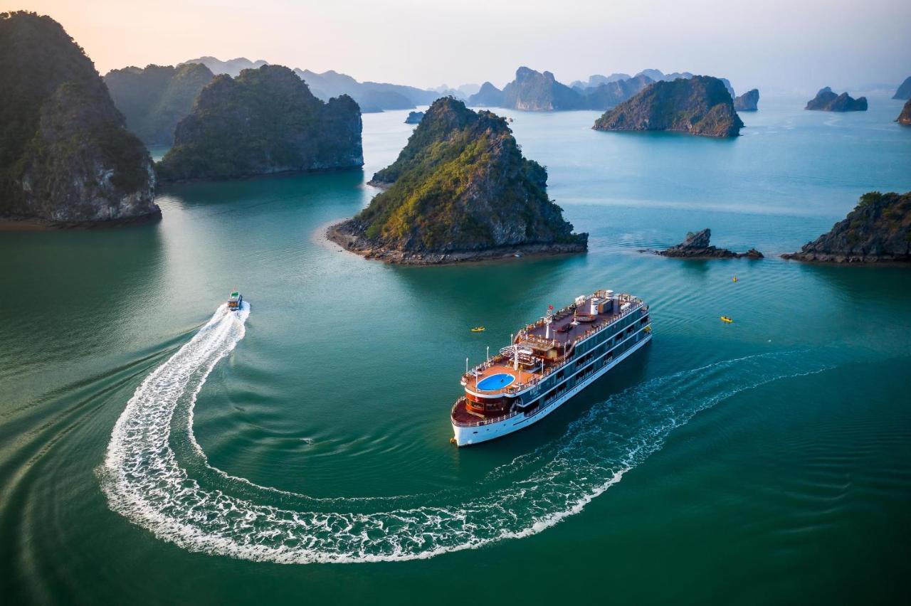 Hanoi Golf Week and Halong Cruise